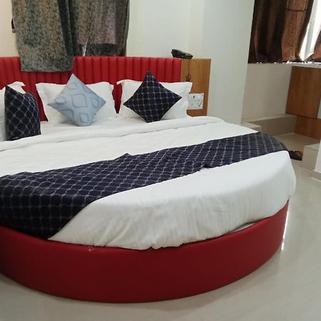Hotel Rk Villa Vadodara Eksteriør bilde