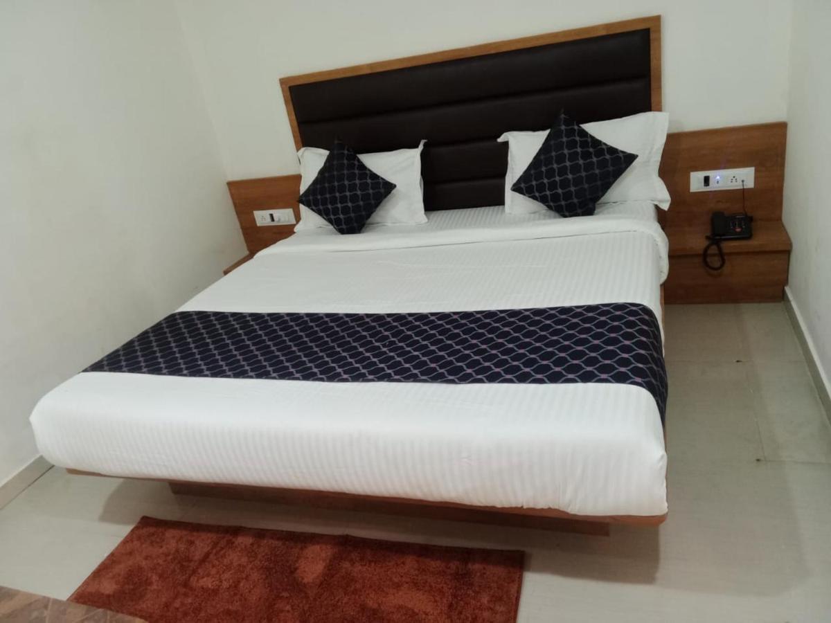 Hotel Rk Villa Vadodara Eksteriør bilde
