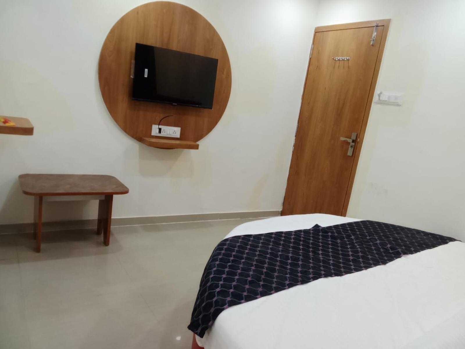 Hotel Rk Villa Vadodara Eksteriør bilde