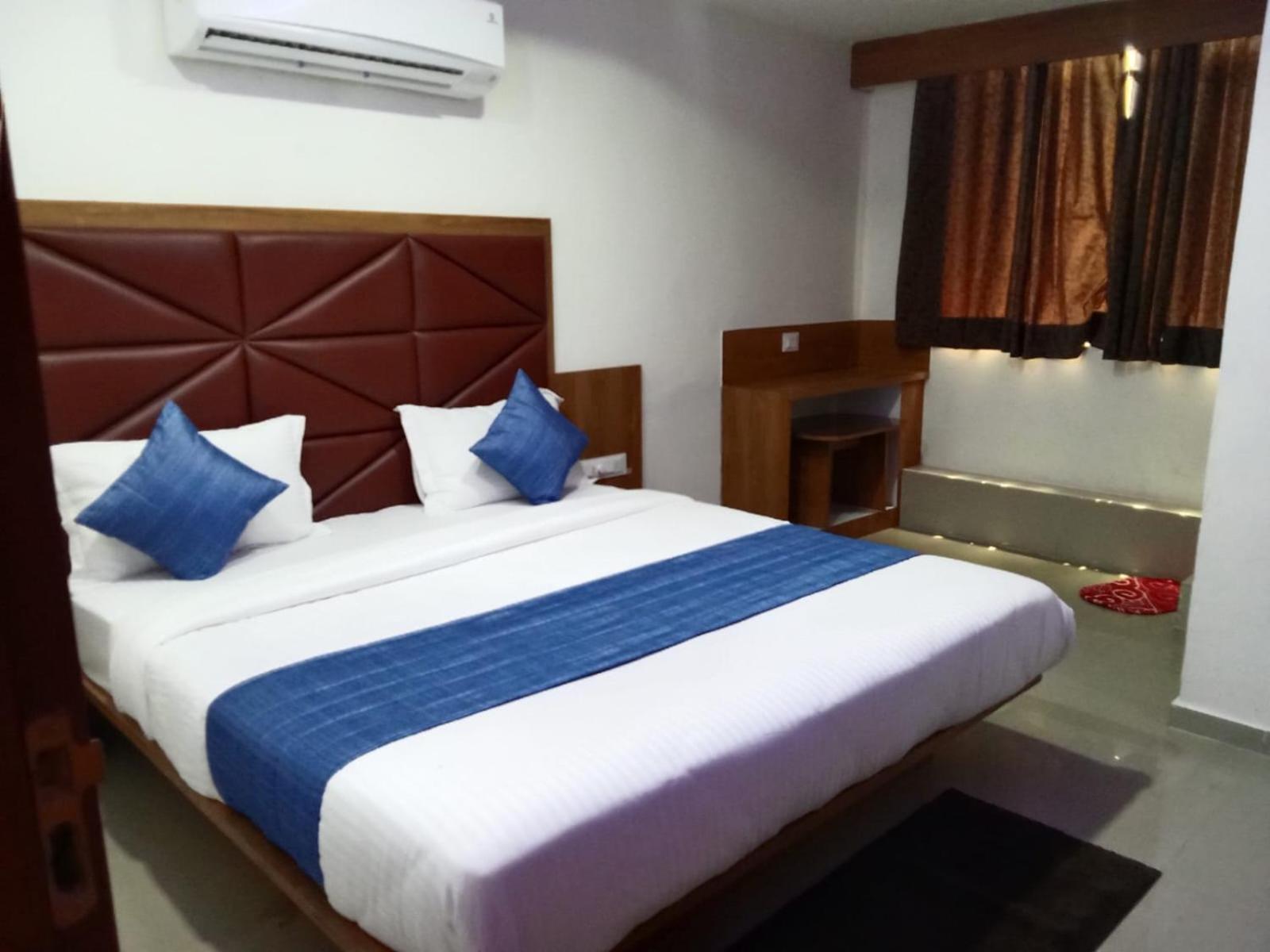 Hotel Rk Villa Vadodara Eksteriør bilde